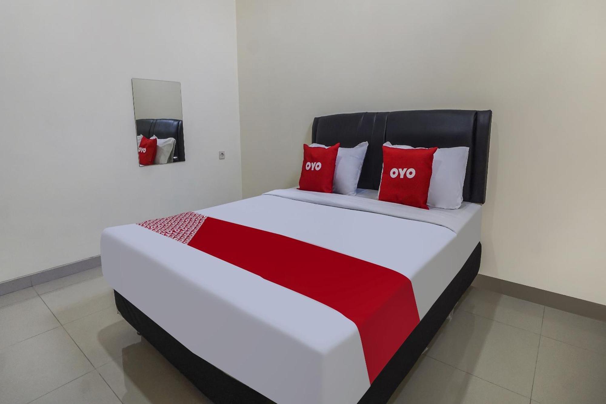 Oyo 91084 Oke Guest House Malang Eksteriør billede