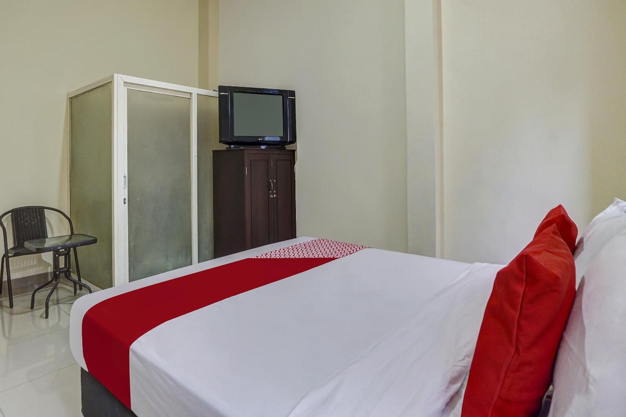 Oyo 91084 Oke Guest House Malang Eksteriør billede